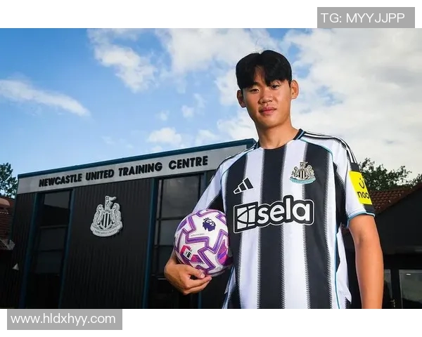 新出道的足球明星崭露头角引发全球关注未来潜力无限